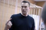 Навальный заявил, что «родственнички» придушат ветерана сегодня ночью