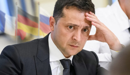 «Будет сидеть,» &mdash; он сказал. Путин не попался в ловушку Меркель