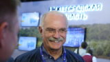 &#171;Кто первый?&#187; Михалков одной фразой смутил Урганта в прямом эфире