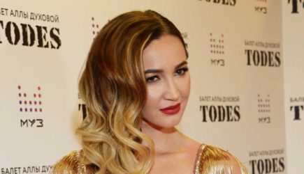 Спевшую вживую Бузову подняли на смех