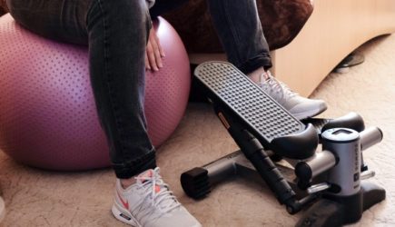 Сводит ноги и немеют пальцы: о чем говорят опасные симптомы