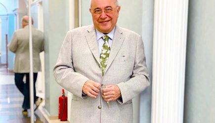 Сказки для Ваганчика: у сына Петросяна появился &#171;усатый нянь&#187;