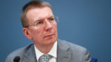 Глава МИД Латвии пригрозил запретить зиму