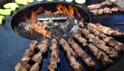 Врач назвал безвредную для здоровья дозу шашлыка
