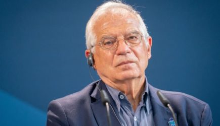 Назвавшему неприемлемыми санкции России Боррелю дали жесткий отпор