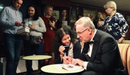 Дикий хохот стоял в студии после анекдота Норкина о Чехии и НАТО