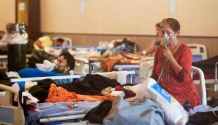 &laquo;Поражает носовые пазухи и легкие&raquo;: взрываемую ковидом Индию накрыла &laquo;черная плесень&raquo;