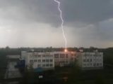 В Тверской области молния попала в школу