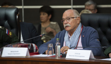 Никита Михалков объяснил, почему вакцинировался от COVID