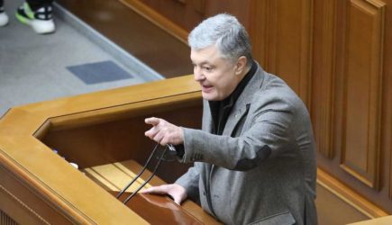 Медведчук предрек Порошенко новую победу на выборах президента Украины