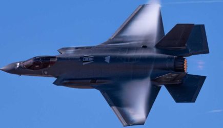 «Пуская газы»: истребитель НАТО «впервые в истории» перехватил российский военный самолет