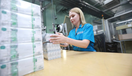 Раздача денег населению приведет к всеобщей бедности в России