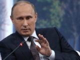 «Пенсии перестанут платить с 1 января». Путин подписал новый закон