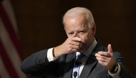 В США войско взбунтовалось: говорят, президент ненастоящий