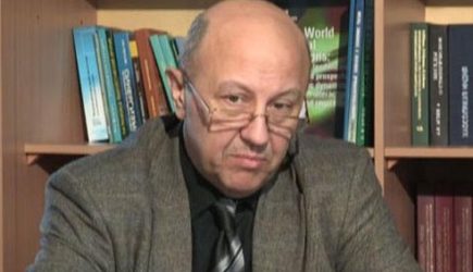 Готовьтесь к «черному августу»: Фурсов предостерег россиян