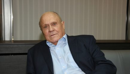 Неразгаданная загадка Меньшова: В фильме «Москва слезам не верит» нашли странного персонажа