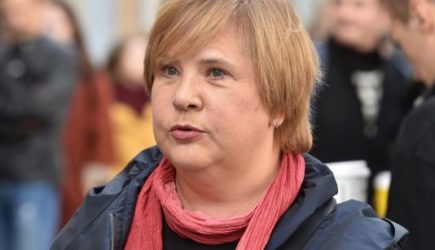 С ковидной пневмонией госпитализирована актриса Татьяна Догилева