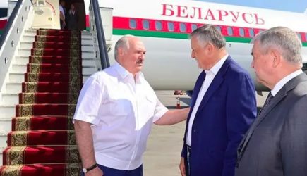«В Беларуси невыносимо»: Лукашенко сделал признание во время визита в Россию