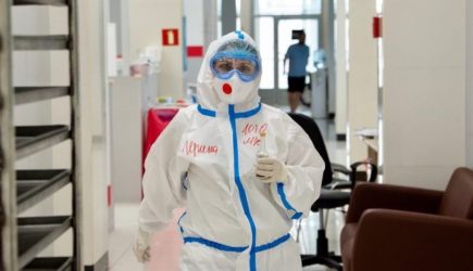 Новый рекорд: третий день подряд в России растет смертность от COVID