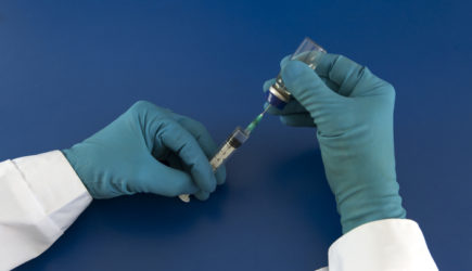 Побочных реакций от вакцины &#8212; целый список. &#171;Секретное&#187; письмо Минздрава, о котором молчат