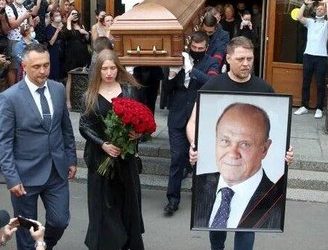 Это произошло на похоронах Меньшова: такого не ожидал никто