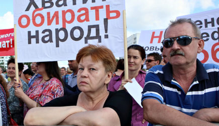 «Шаг вперёд, два назад». Отмену пенсионной реформы используют на выборах