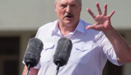 Лукашенко пожелал Лондону &laquo;подавиться санкциями&raquo;