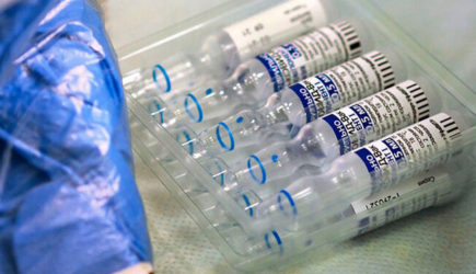 Россия подготовила вакцины от новых штаммов коронавируса