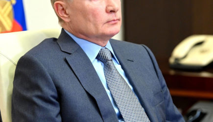 Путин подписал указ о выплате пенсионерам 10 тысяч рублей