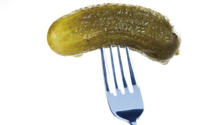 Житель США рассказал о странном русском этикете: «Я попадаю в ад»