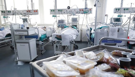 Это катастрофа. Ковид в Петербурге вышел из-под контроля