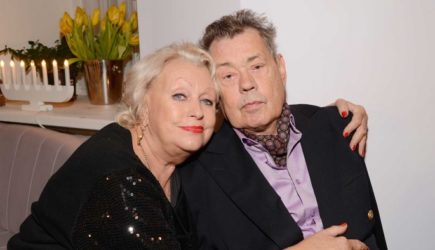 &laquo;Мужа угробили!&raquo;: вдове Караченцова выдвинули обвинение