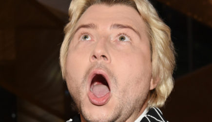 Схватился за сердце и&#8230; Басков рухнул вместе с декорациями