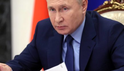 Путин ударил кулаком по столу во время обсуждения катастрофы в &laquo;Листвяжной&raquo;