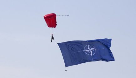 НАТО отказался от переговоров с Россией о мире