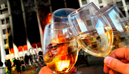 «Ну, за свободных казахов!»: Кто и зачем поддерживает в России казахстанский бунт