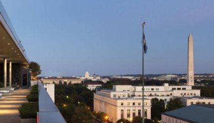 США инициировали добровольный отъезд дипломатов из Украины