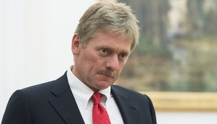 В Кремле назвали единственный способ не закидать шапками &laquo;омикрон&raquo;