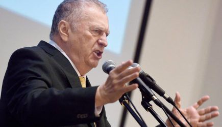 Почти полностью обездвижен: что известно о состоянии Жириновского