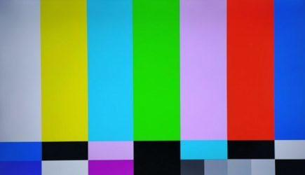 Сразу несколько передач убрали из эфира Первого канала и «России 1»