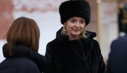 Любительница танков грозно пригрозила: «Спрятаться будет негде»