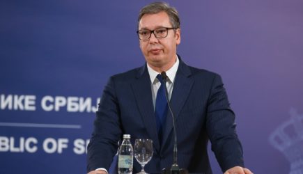 Те, кто поедет воевать за Украину, будут строго наказаны &#8212; президент Сербии