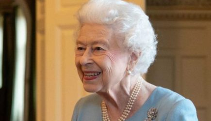 &laquo;Закат целой эпохи&raquo;: Заговорили о передаче власти увядающей Елизаветы II