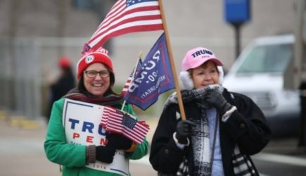 В США начались протесты после запрета на импорт российских нефти и газа