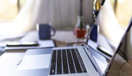 Названы профессии, которые будут востребованы в России в кризис