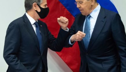 &laquo;Киев постоянно меняет позицию&raquo;: Лавров о&nbsp;переговорах России и&nbsp;Украины