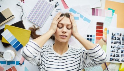 Более 60% россиян заявили о повышении стресса в феврале 