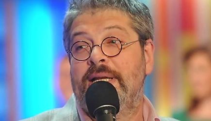 Ведущий шоу «Сто к одному» сделал громкое заявление и уволился