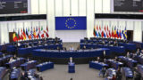 Умно и эксцентрично: Минутная речь об Украине расколола Европарламент