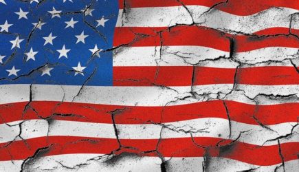 За что русских заставляют каяться в США: объяснил американский продюсер